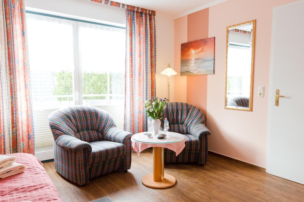 Hotel Garni Am Deich Zingst Habitación foto