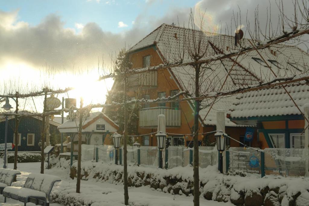 Hotel Garni Am Deich Zingst Exterior foto